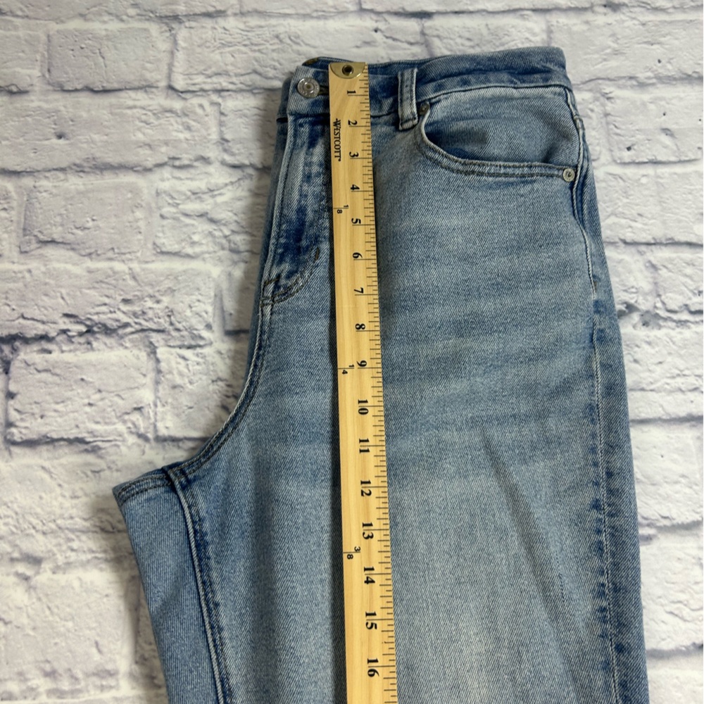 American Eagle Outfitters Curvy Mom Jeans with Stretch. Size 10. - Picture 6 of 9